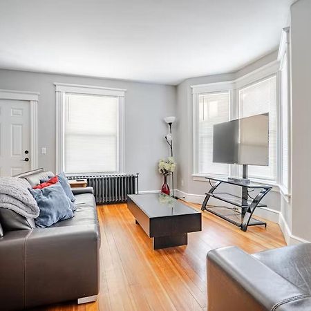 Welcome To Hat City Danbury, A Suburban Retreat Luaran gambar