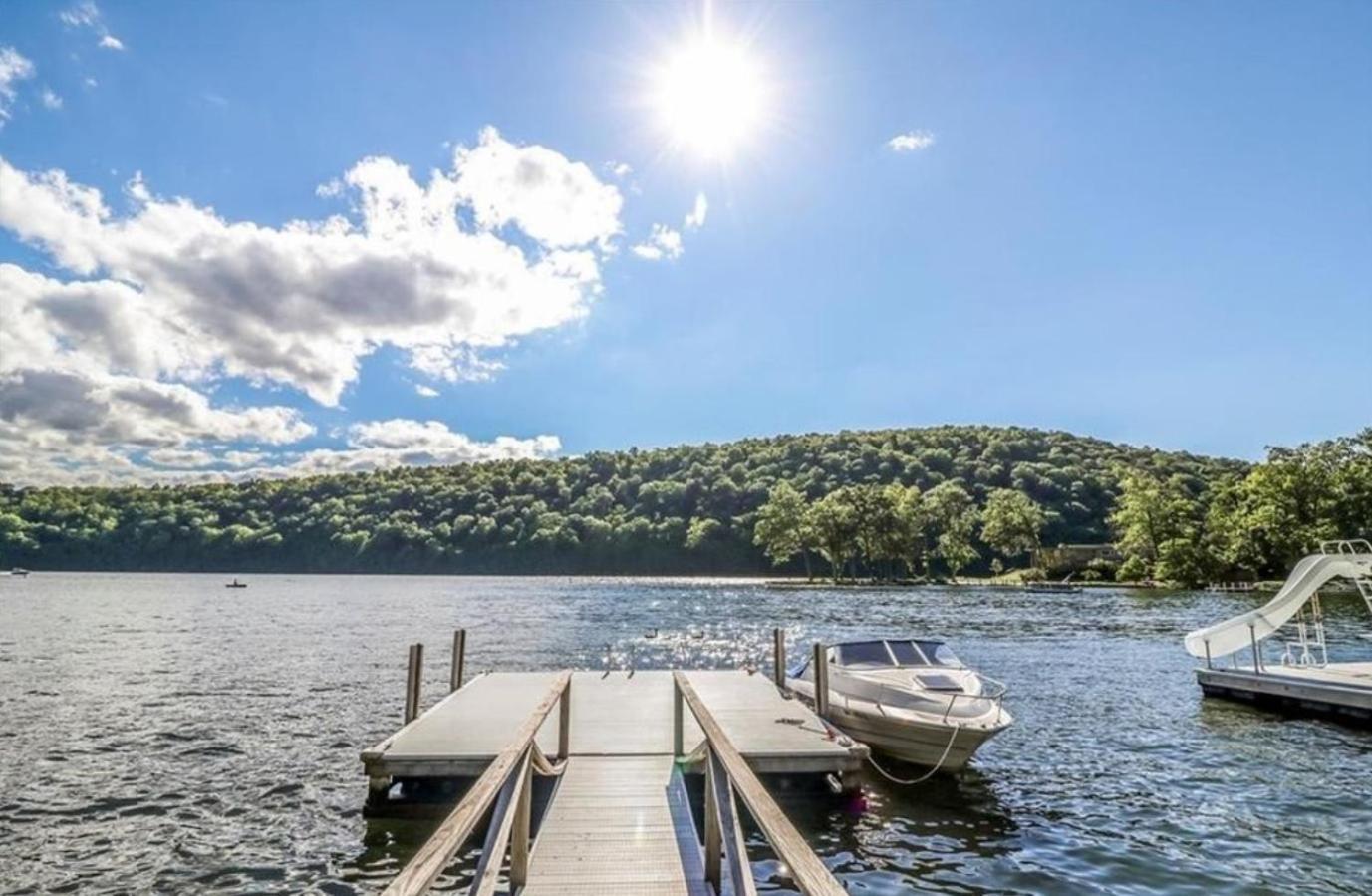 Welcome To Hat City Danbury, A Suburban Retreat Luaran gambar