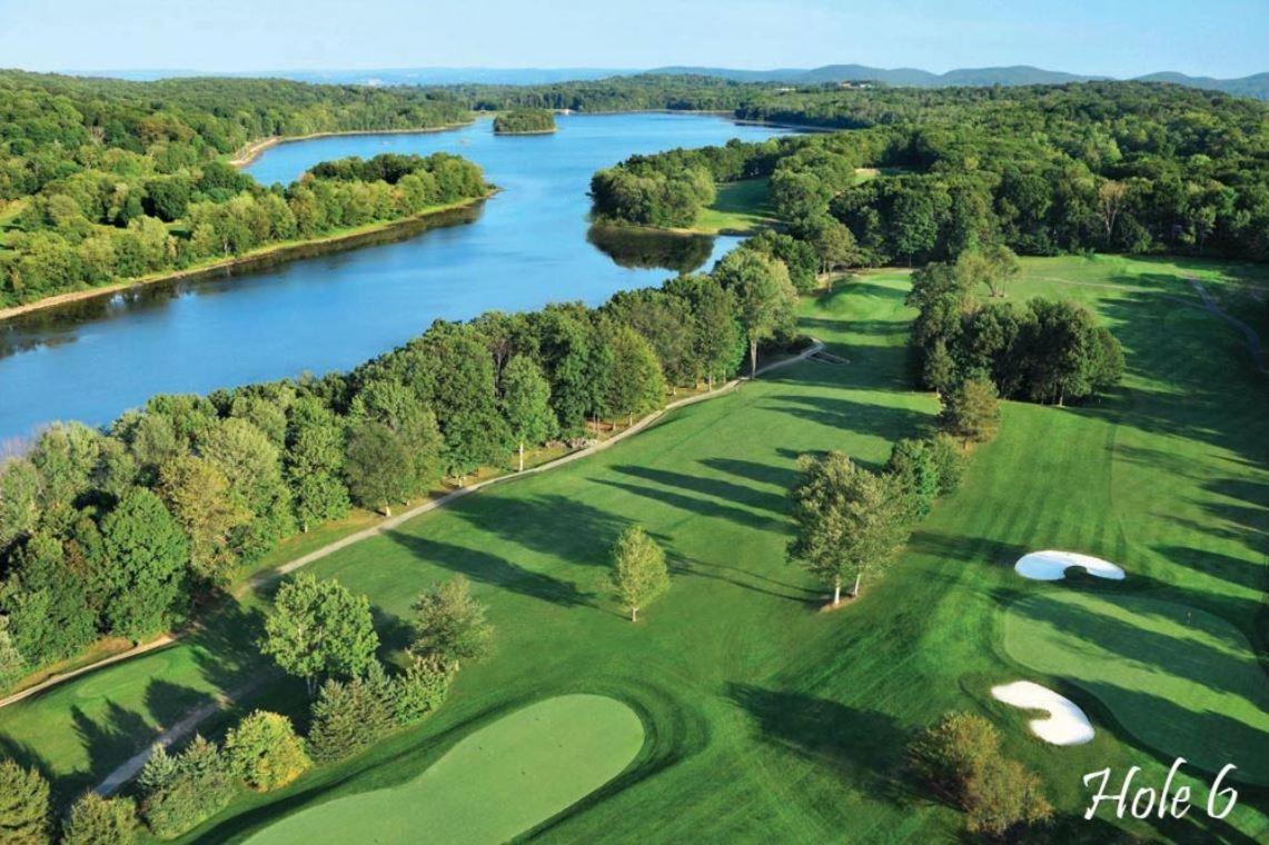 Welcome To Hat City Danbury, A Suburban Retreat Luaran gambar