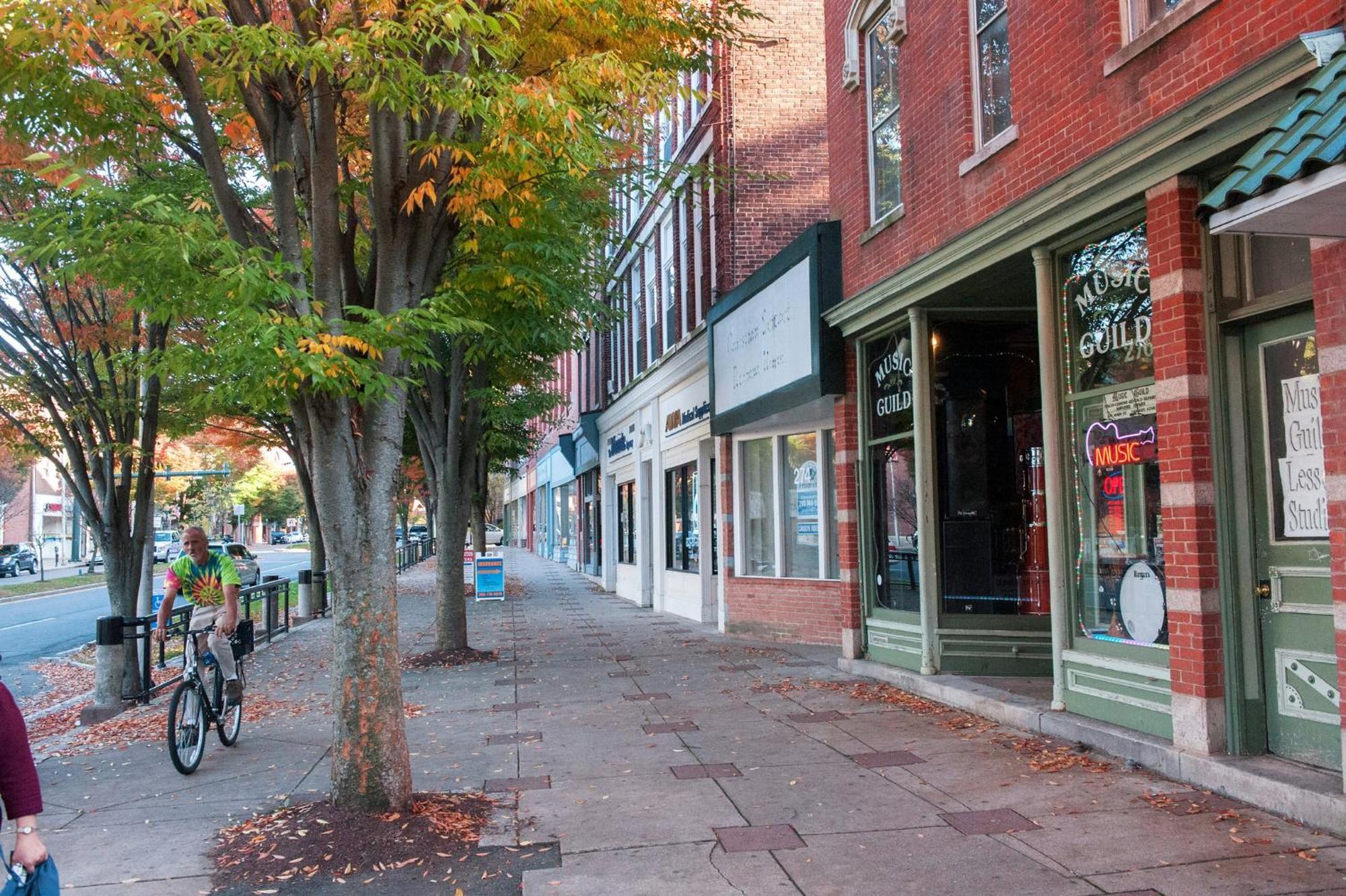 Welcome To Hat City Danbury, A Suburban Retreat Luaran gambar