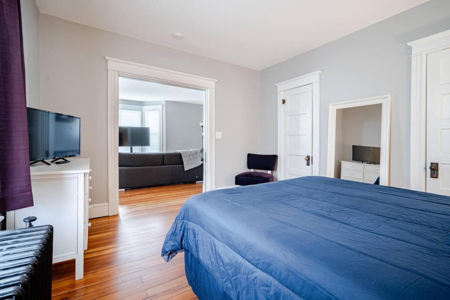 Welcome To Hat City Danbury, A Suburban Retreat Luaran gambar